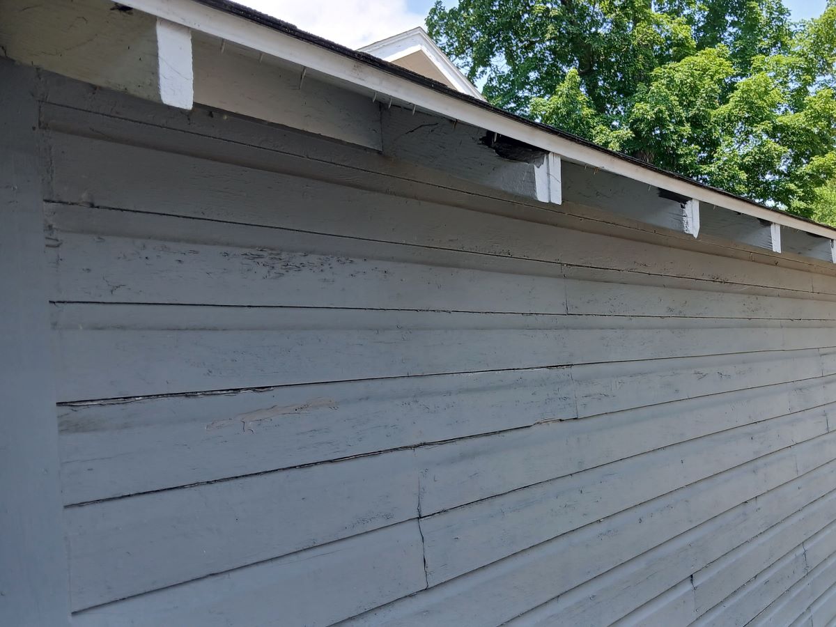 Signs of Worn Siding